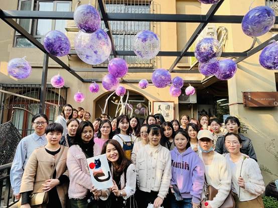 巧手創(chuàng)造 綻放芳華—湖南發(fā)展養(yǎng)老組織女員工開展婦女節(jié)慶?；顒? title=